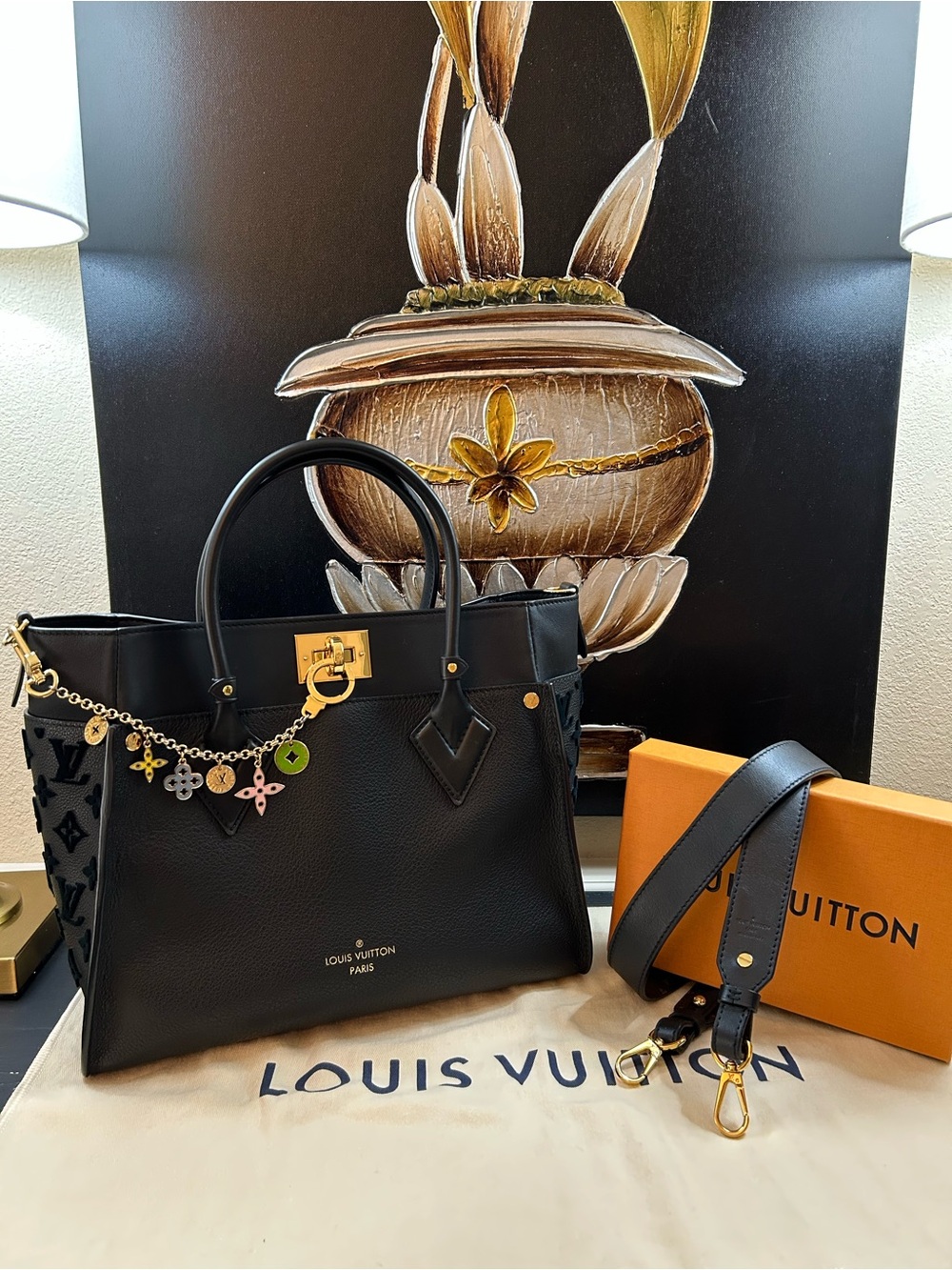 Authentic Louis Vuitton On My Side MM - Picture 2 of 15